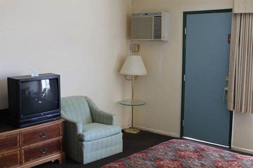 Indio Holiday Motel Exterior foto